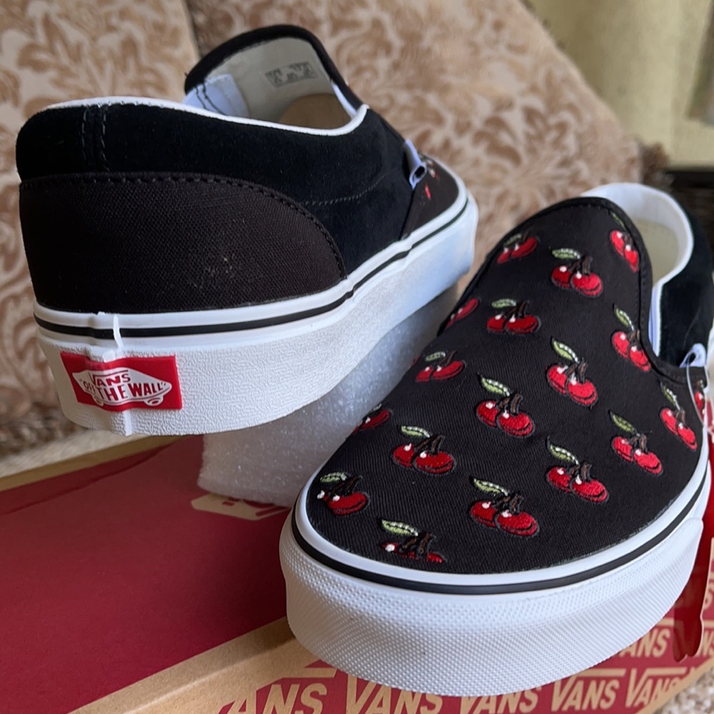 Vans Classic Slip On Cherries Black men’s - Picture 10 of 16